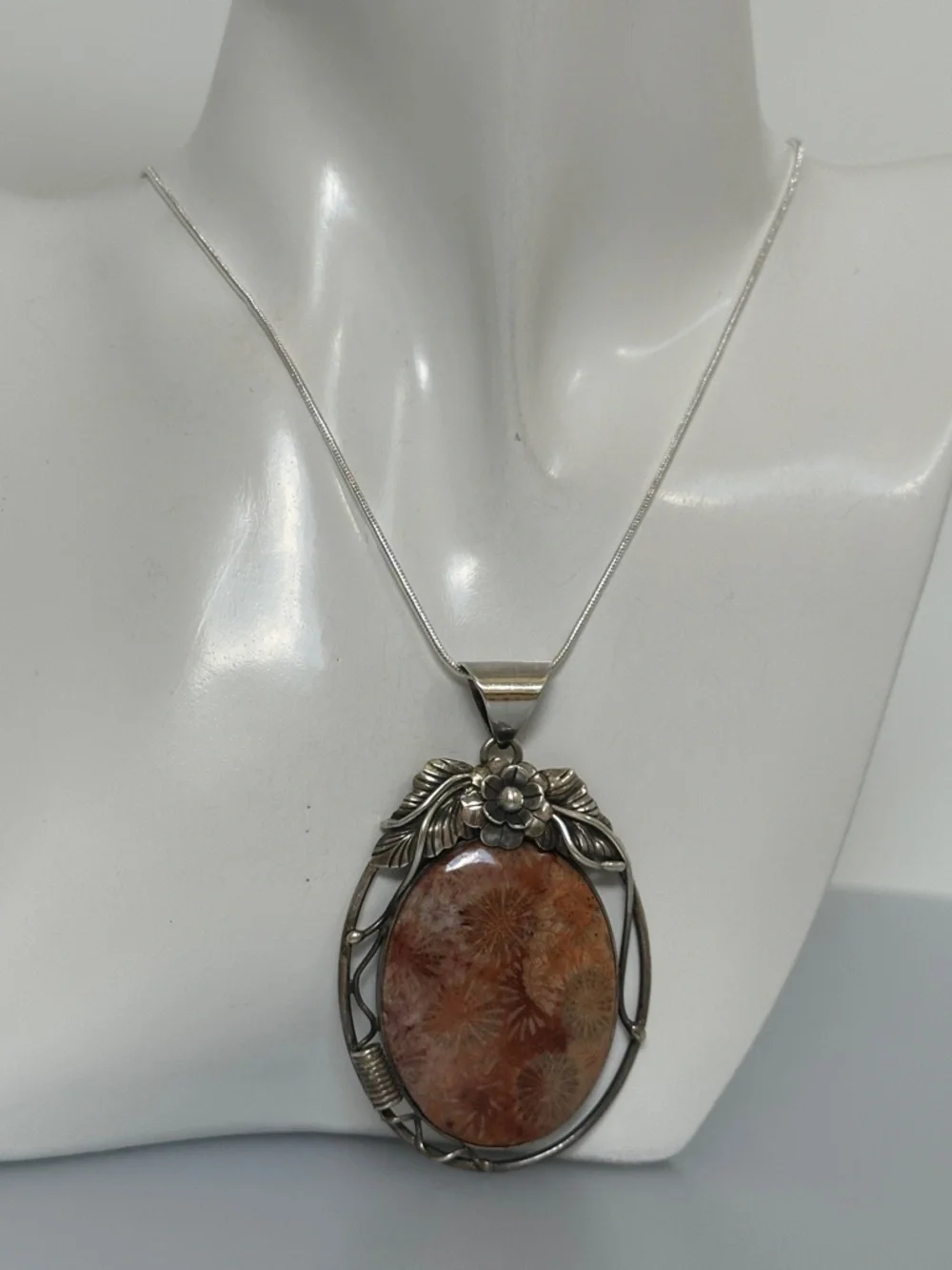 Elegant 925 Sterling silver Natural Agatized  floral Cabochon Pendant Necklace